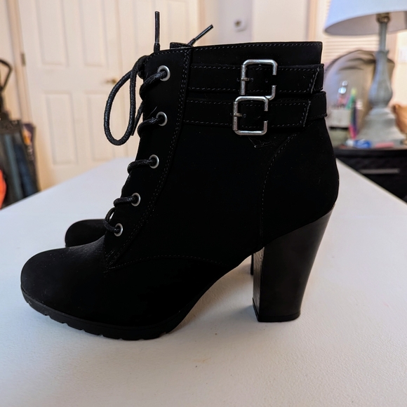 Rialto, black, ankle boots, Size 6.5 - Picture 2 of 6